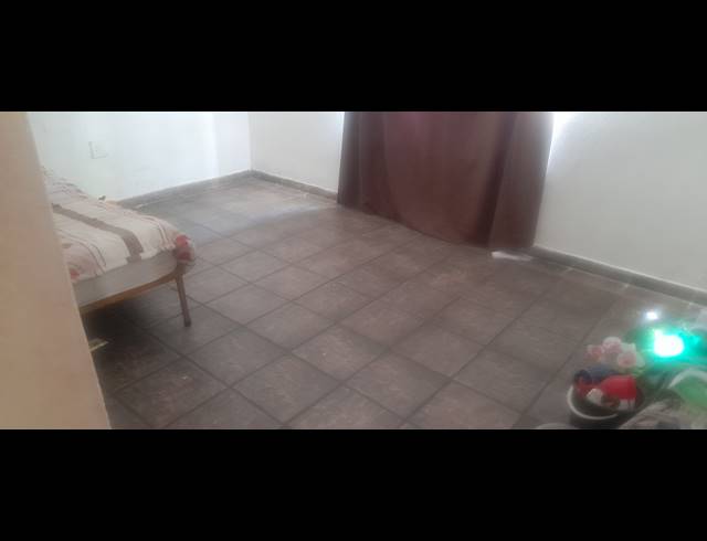5 BEDROOM HOUSE SOLD IN MOUNTAIN VIEW